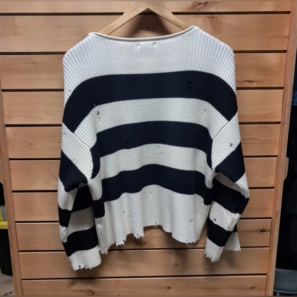 Sen Distressed Striped Sweater Size L - Picture 5 of 8